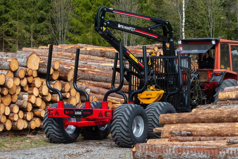 500 wheels on Mowi 10 ton trailer